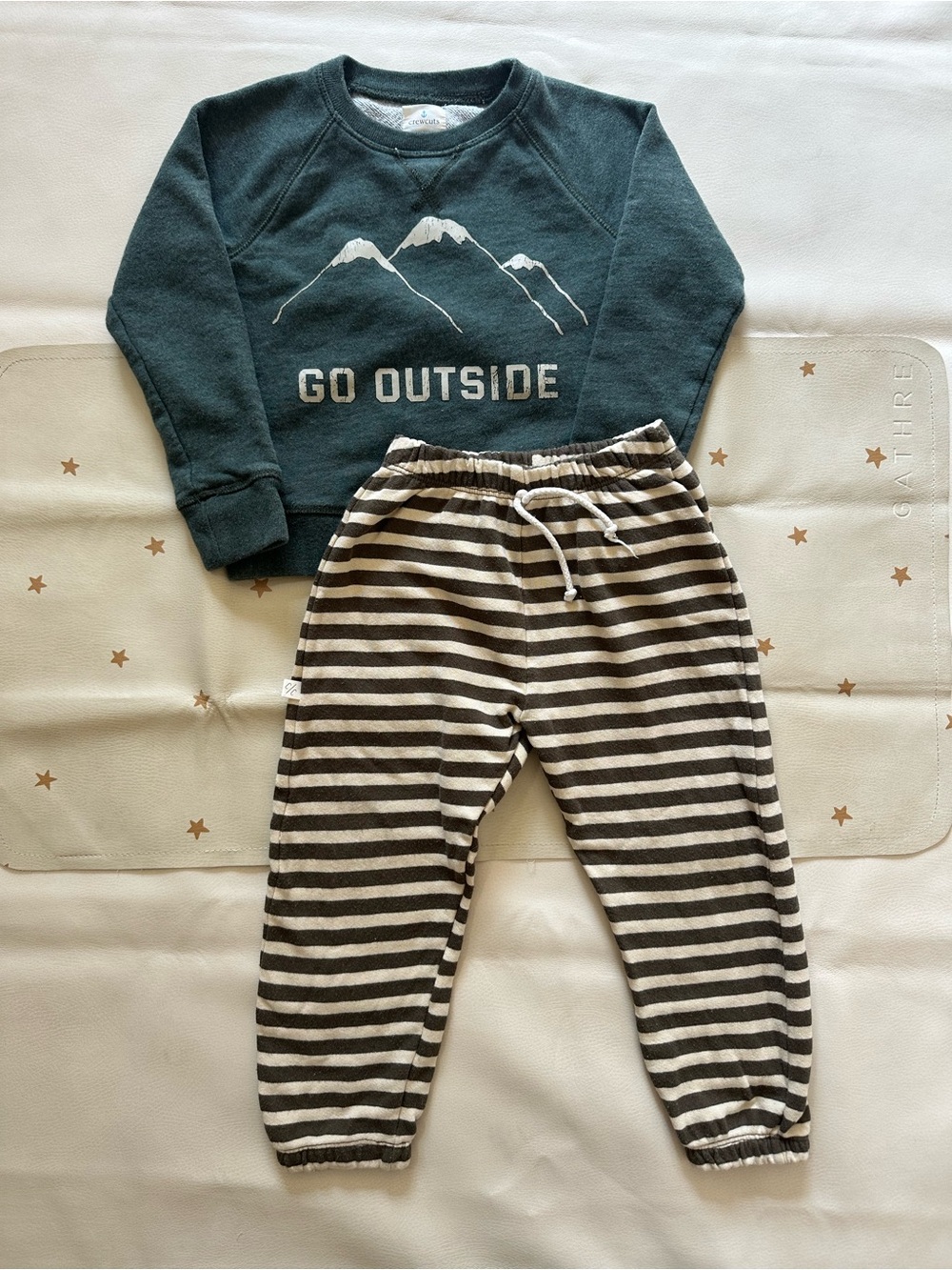 4/5 Crewcuts Go Outside Mountain Sweatshirt & 5t Childhoods Striped Joggers Set